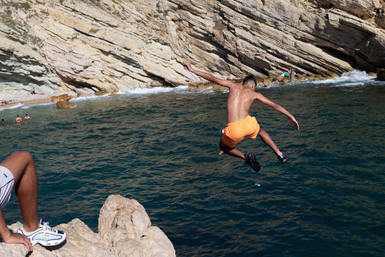 15._corniche_kennedy_calanque_saména_portraits_giovanni_di_stefano_marseille_doing_bird_magazine_jpg.jpg