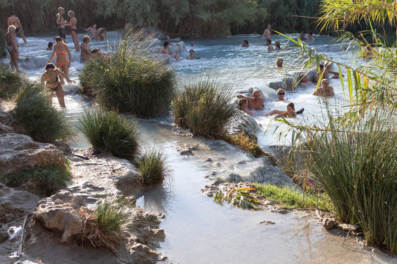 2_saturnia_italy_thermal_bath_giovanni_di_stefano_photography_doing_bird_magazine.jpg